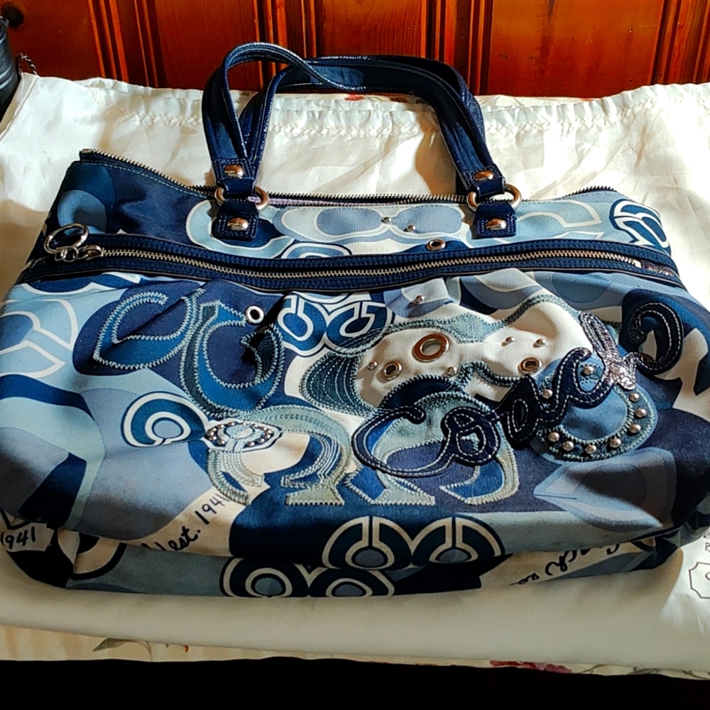 Coach beautiful 2-Sided blue poppy collection tote